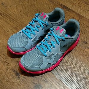 NWT Under Armour GGS Pace RN Girls